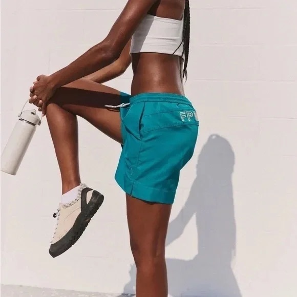 254. FREE PEOPLE Look Back At It shorts in Teal Sz XS NWOT - Picture 3 of 7